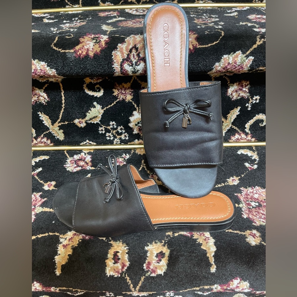 Woman’s COACH 9.5 LEATHER Black Tassel Slide Sandal Slip On - Picture 5 of 16